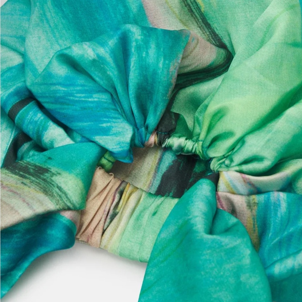 GIGI SATIN HEAD WRAP IN GREEN - Picture 3 of 6